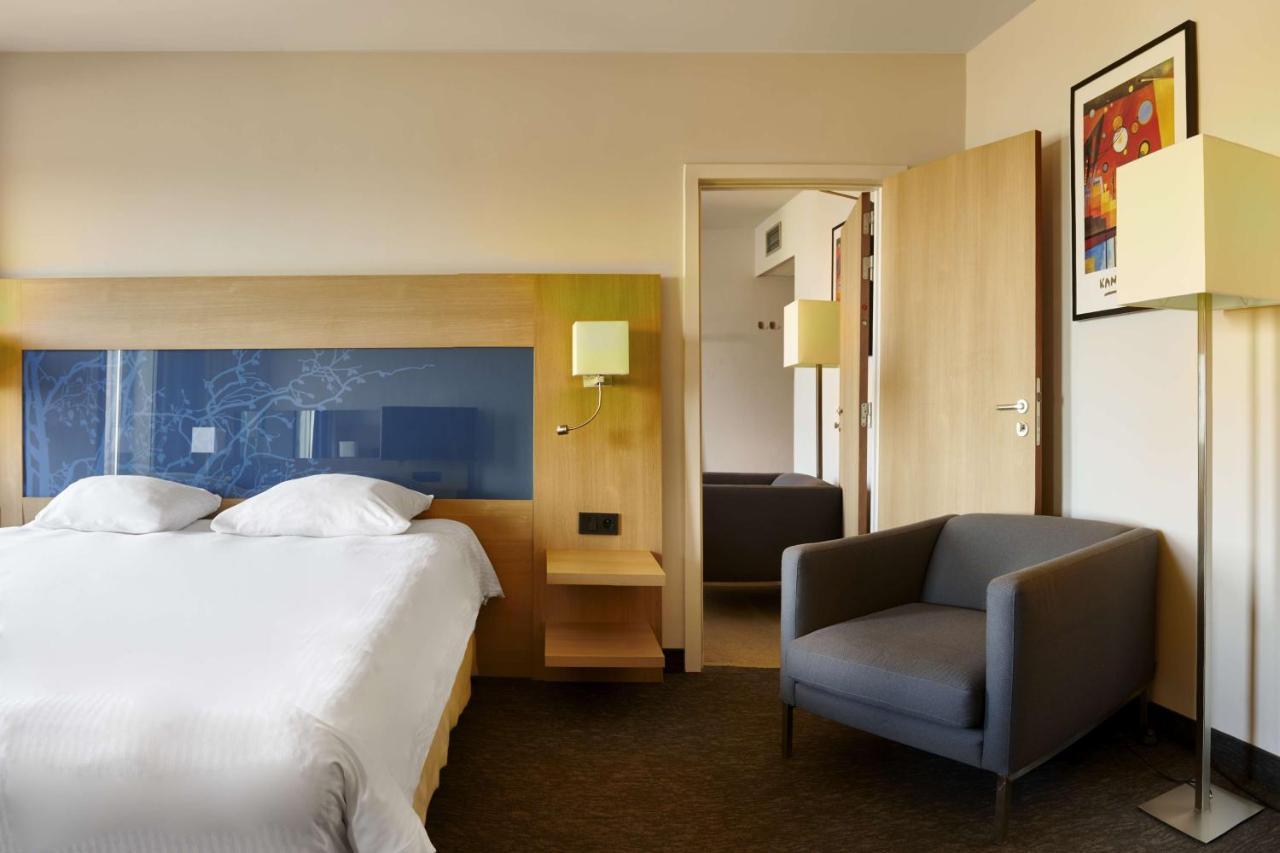 Grâce-Hollogne Park Inn By Radisson Liege Airport מראה חיצוני תמונה